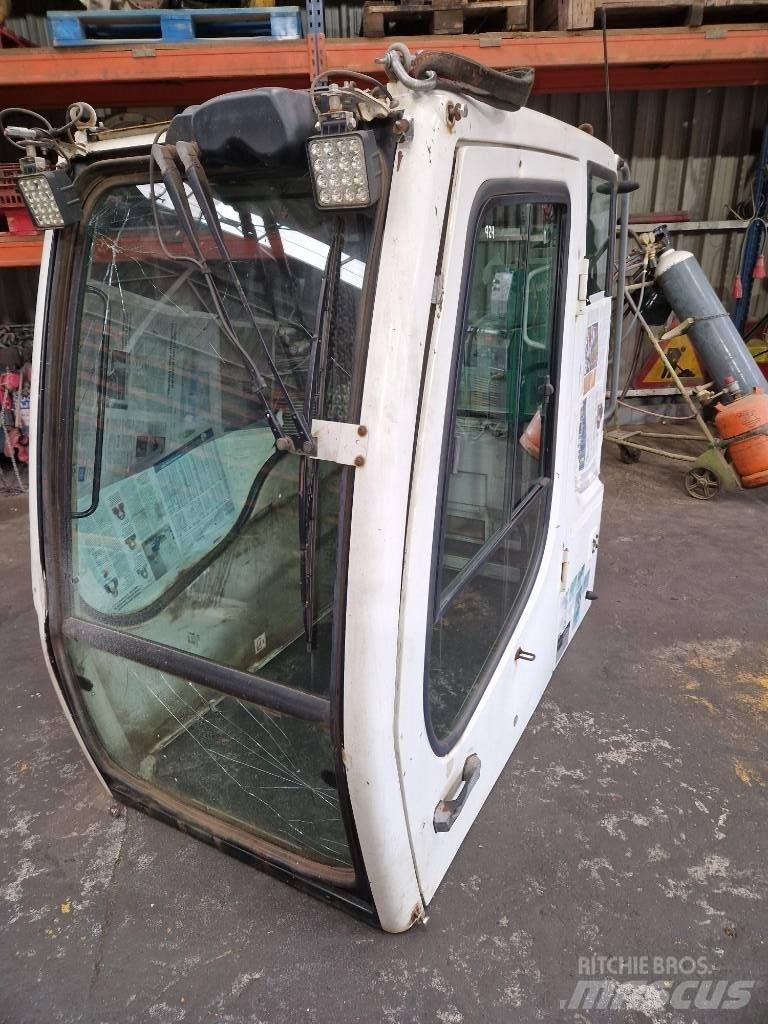 Liebherr A 904 C Kabiinid