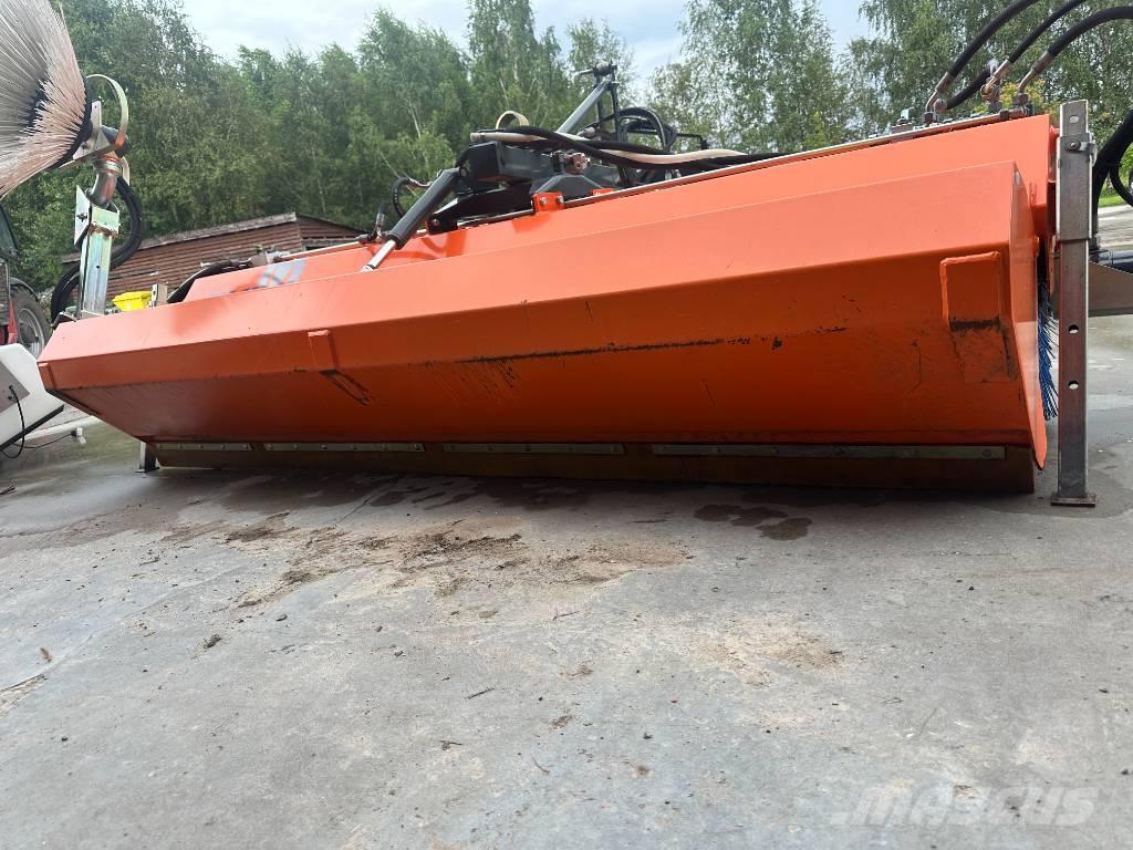Tuchel Plus 590-260 Tänavapuhastusmasinad