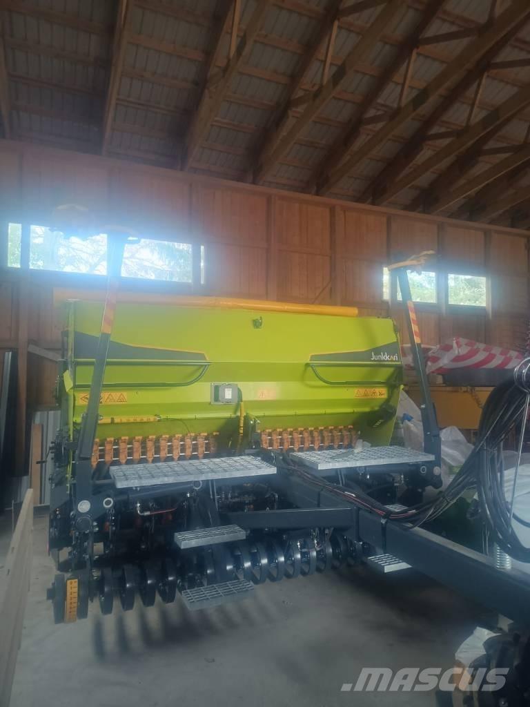 Junkkari T300 Külvik-äkked