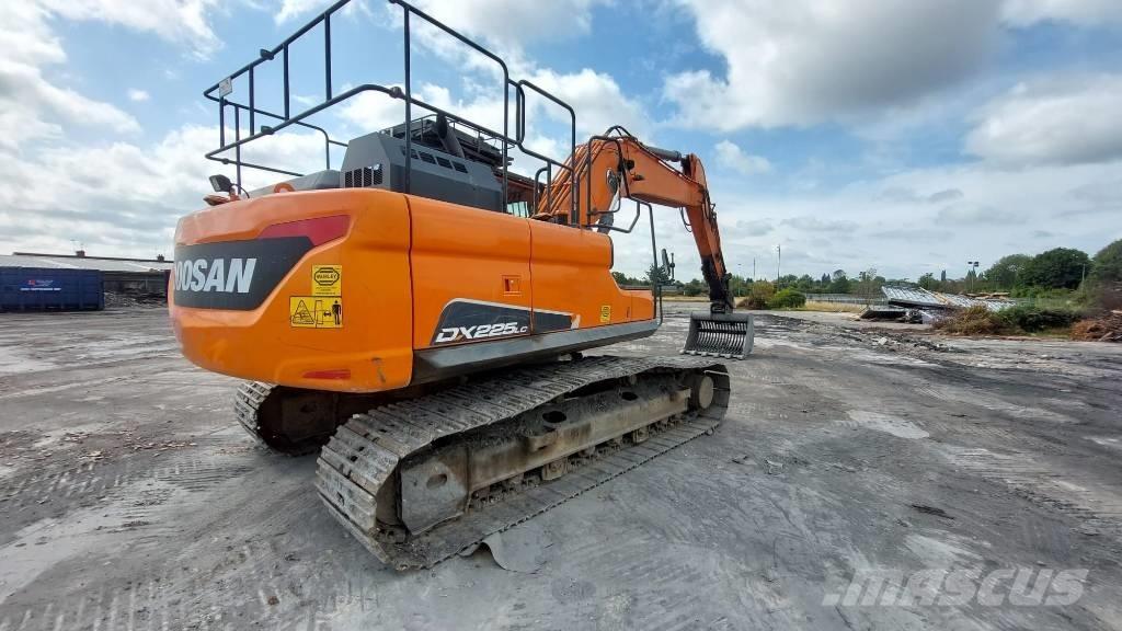 Doosan DX 225 LC Roomikekskavaatorid