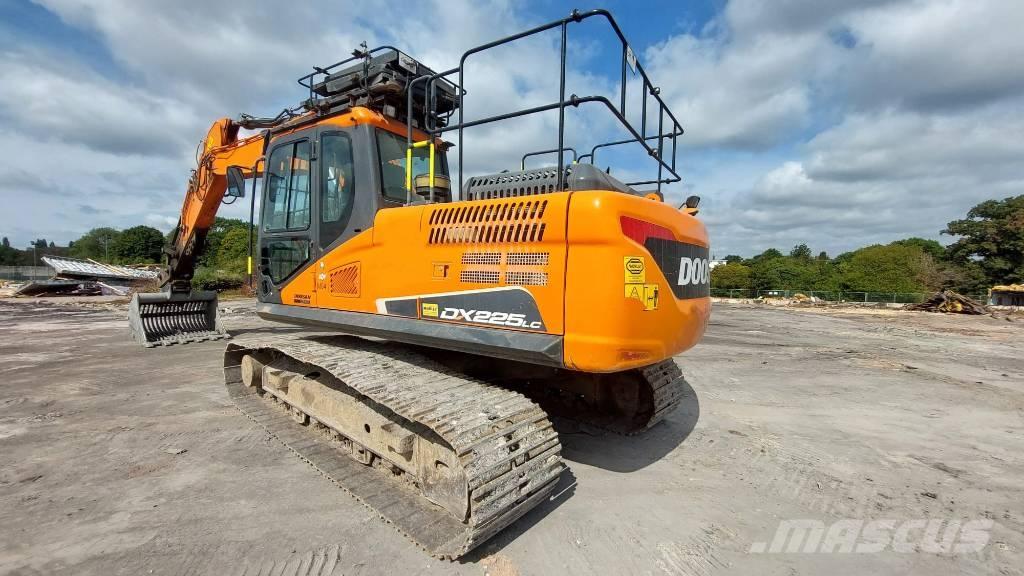 Doosan DX 225 LC Roomikekskavaatorid