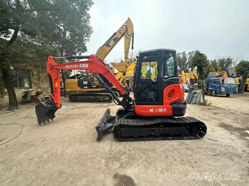 Kubota 163 Roomikekskavaatorid