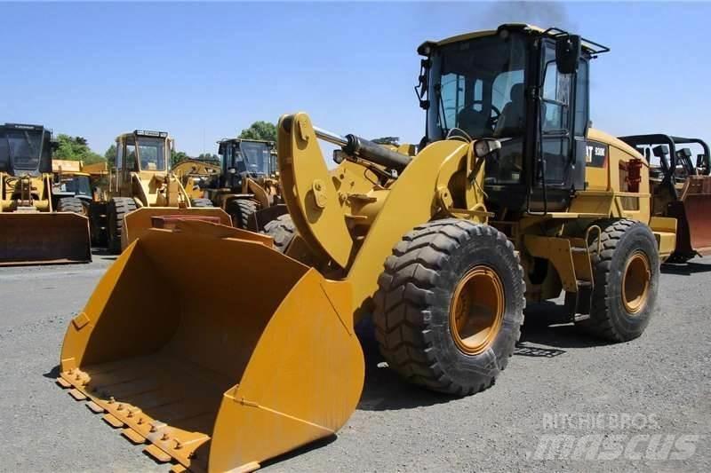 CAT 930K Rataslaadurid