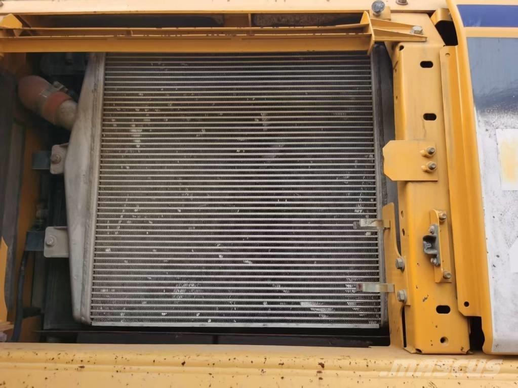 Komatsu PC 450-8 Roomikekskavaatorid