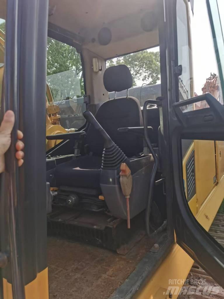 Komatsu PC 400-7 Roomikekskavaatorid
