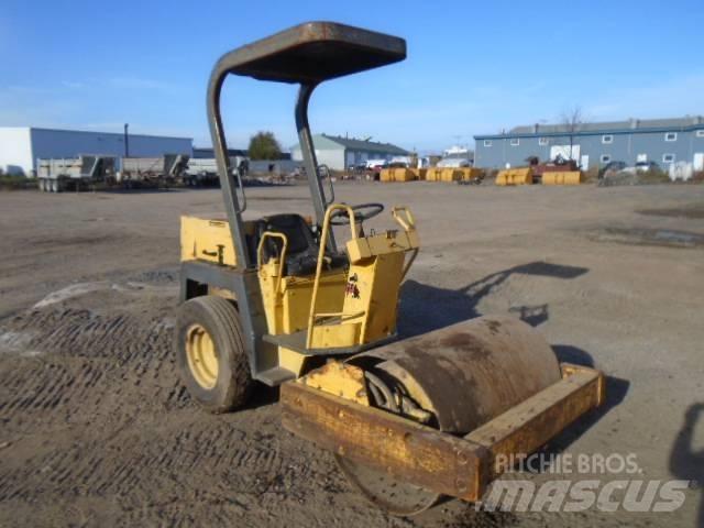 Bomag BW 124 D Ühe trumliga rullid