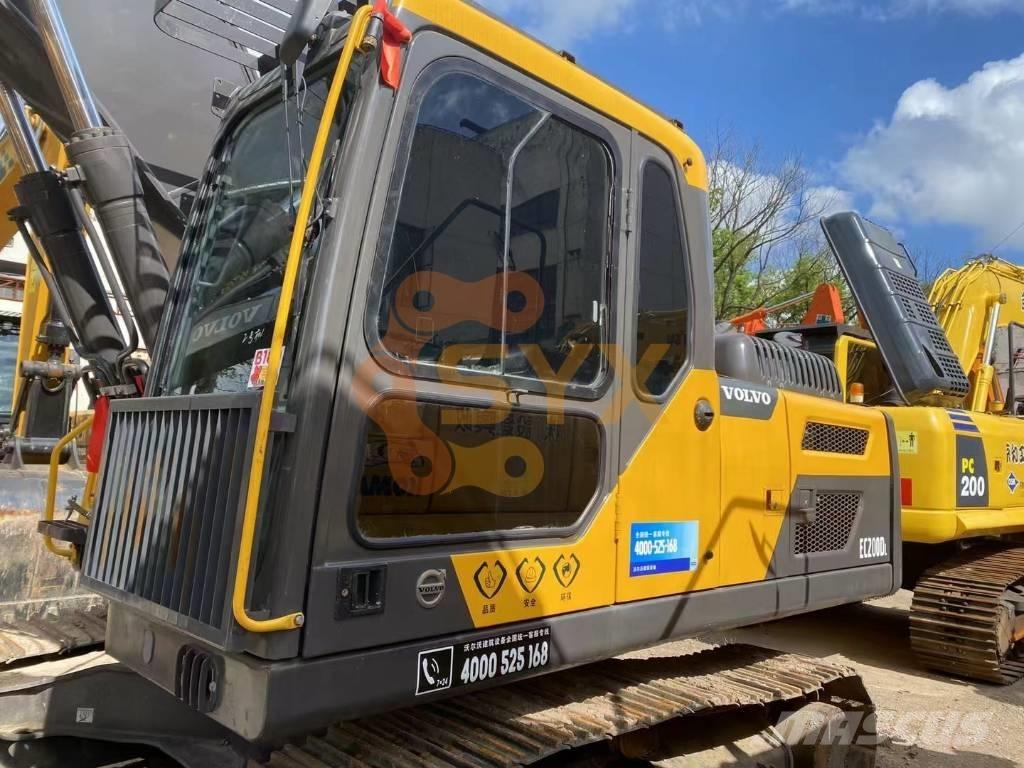 Volvo EC 200 D Roomikekskavaatorid