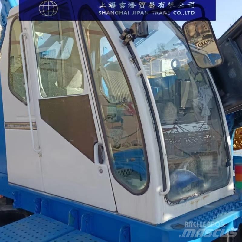 Hitachi SCX2500 Roomikkraanad