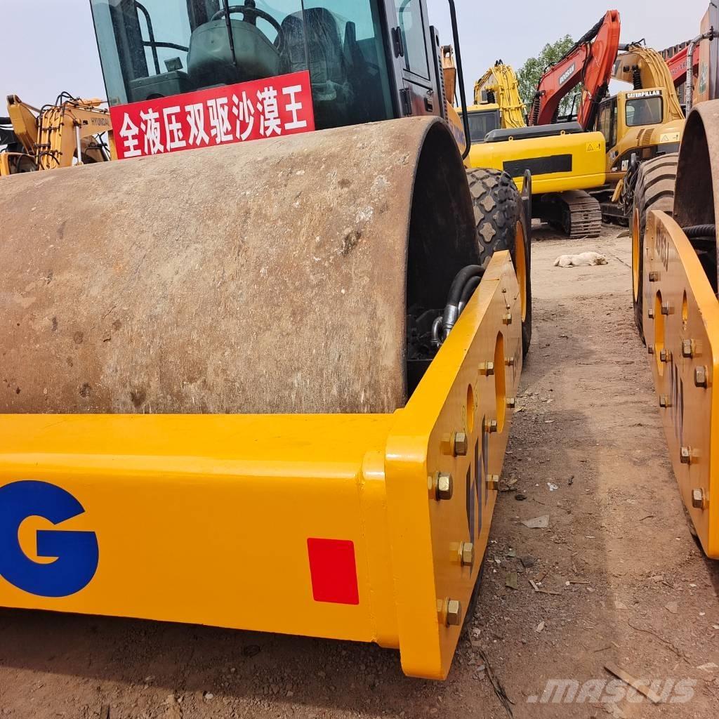 XCMG XS 143J Roomikekskavaatorid