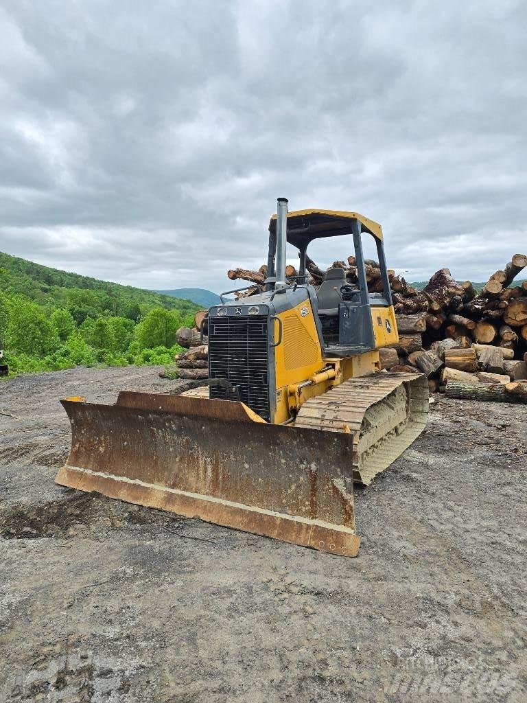 DEERE 450J Buldooserid