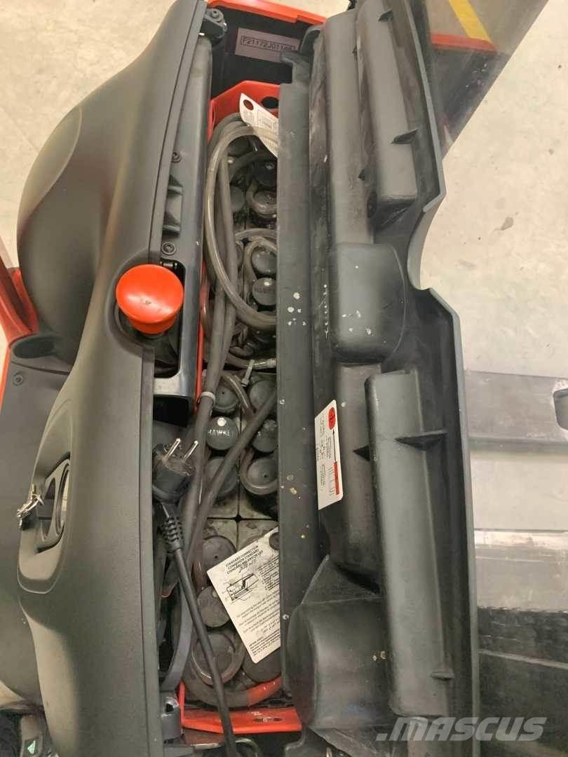 Linde L12 Platvormiga virnastajad