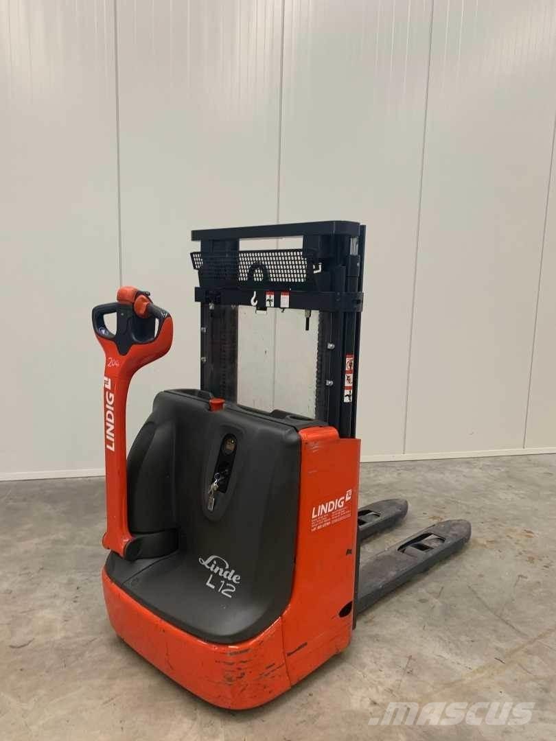 Linde L12 Platvormiga virnastajad