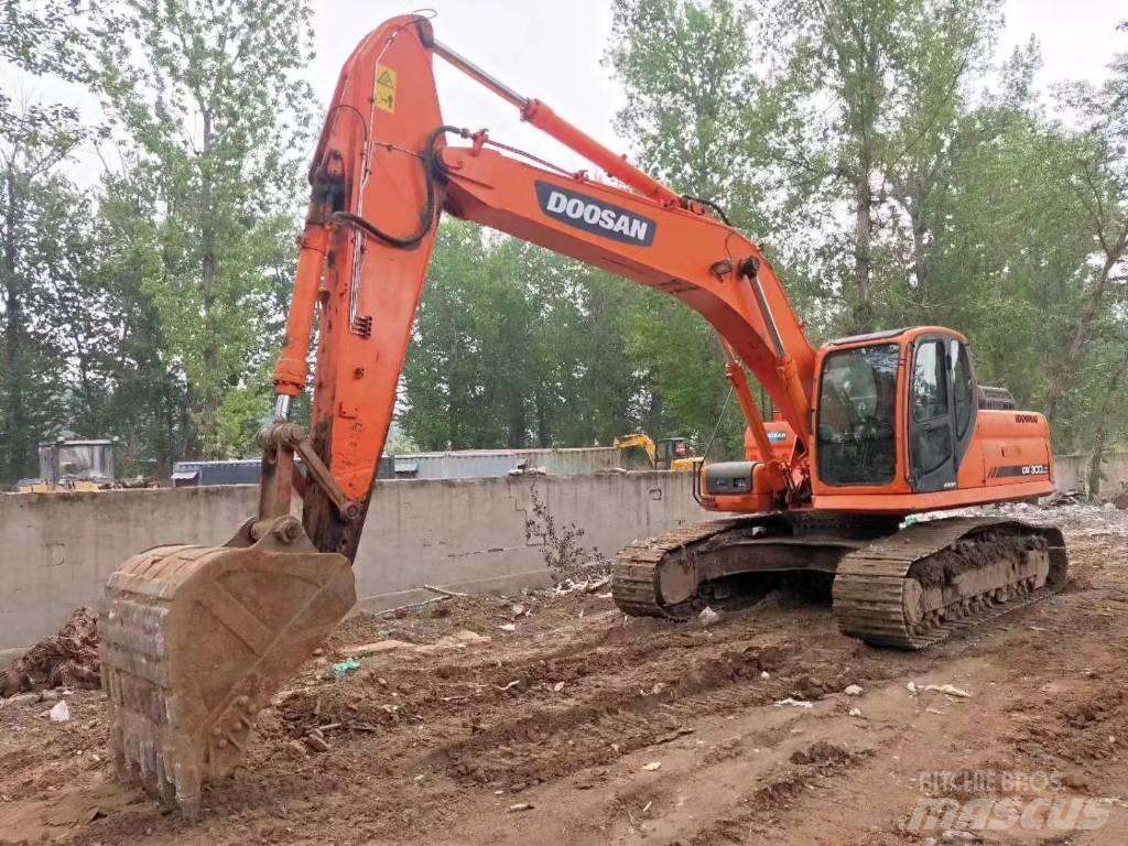 Doosan DX 300 LC Roomikekskavaatorid