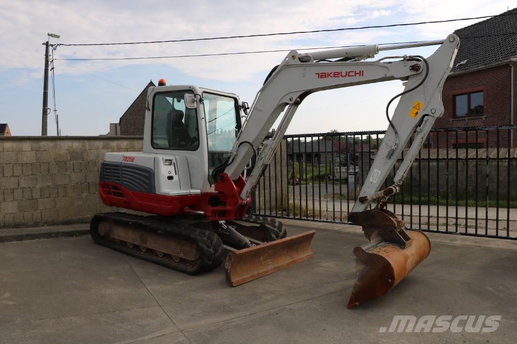 Takeuchi TB 250 Miniekskavaatorid < 7 t