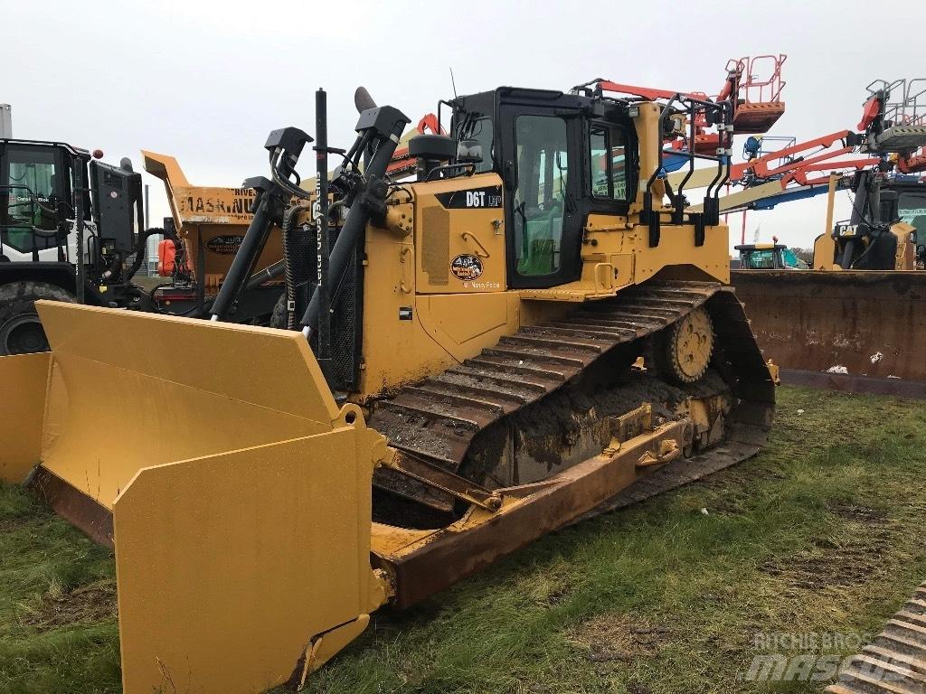CAT D 6 T LGP D6T Buldooserid