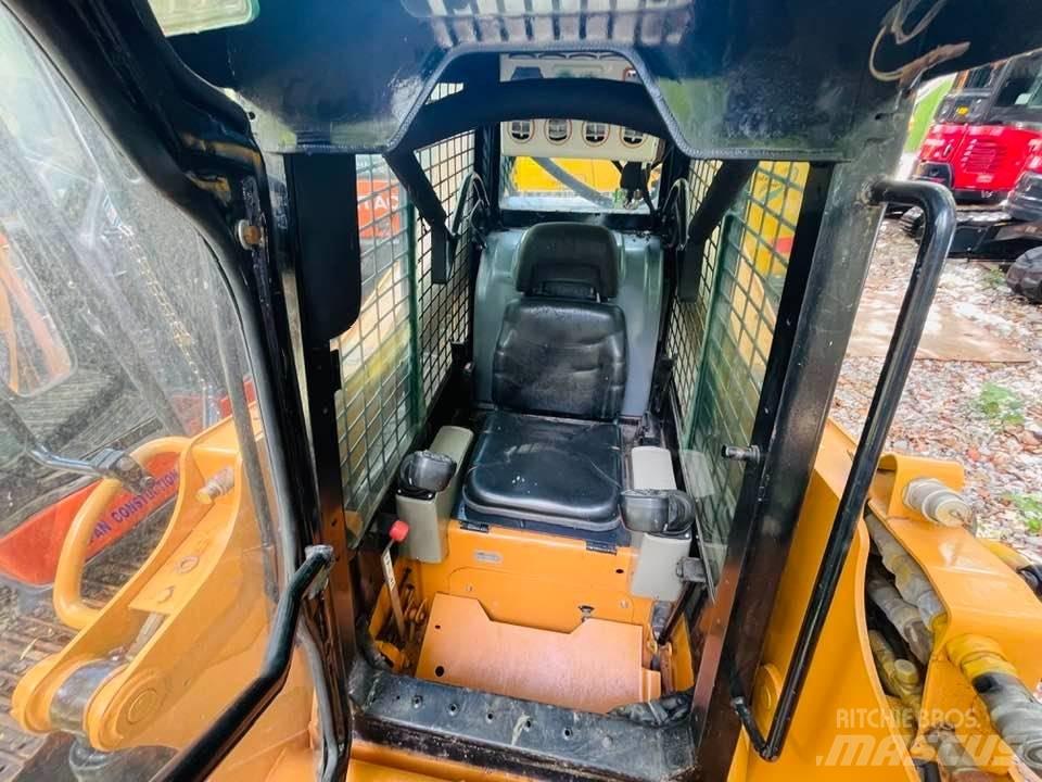 CASE 465 HD Kompaktlaadurid