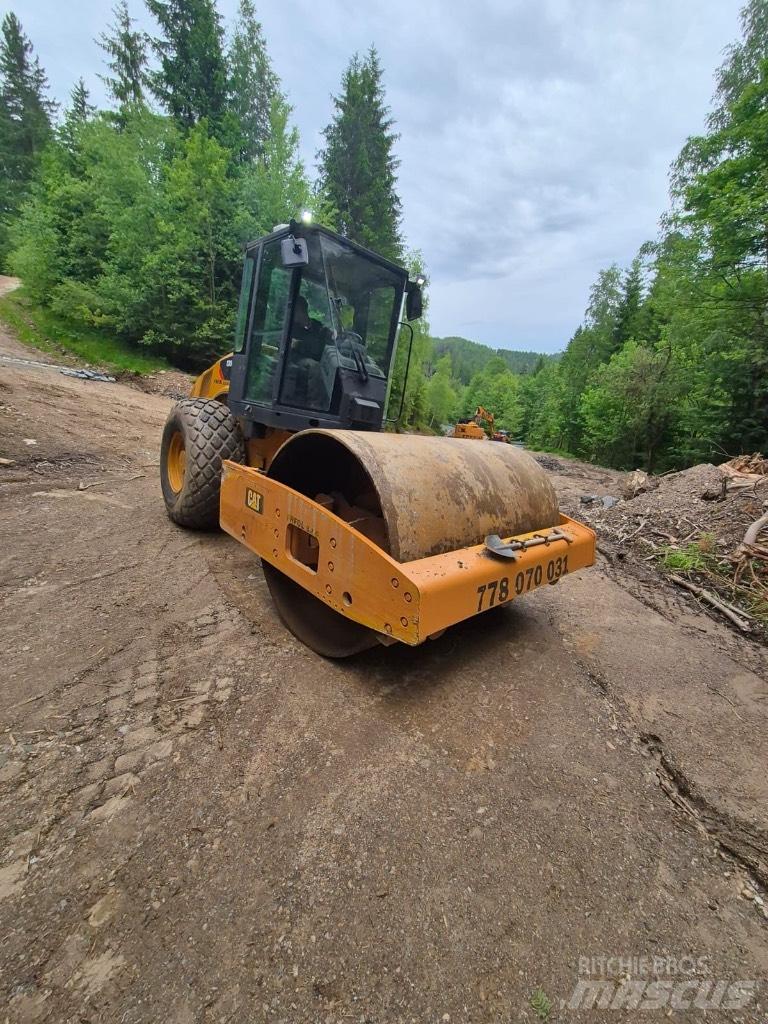 CAT CS 56 Ühe trumliga rullid