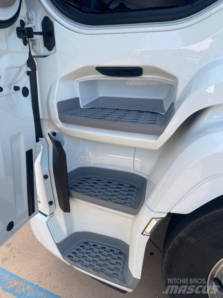 DAF XG 530 FTS Sadulveokid