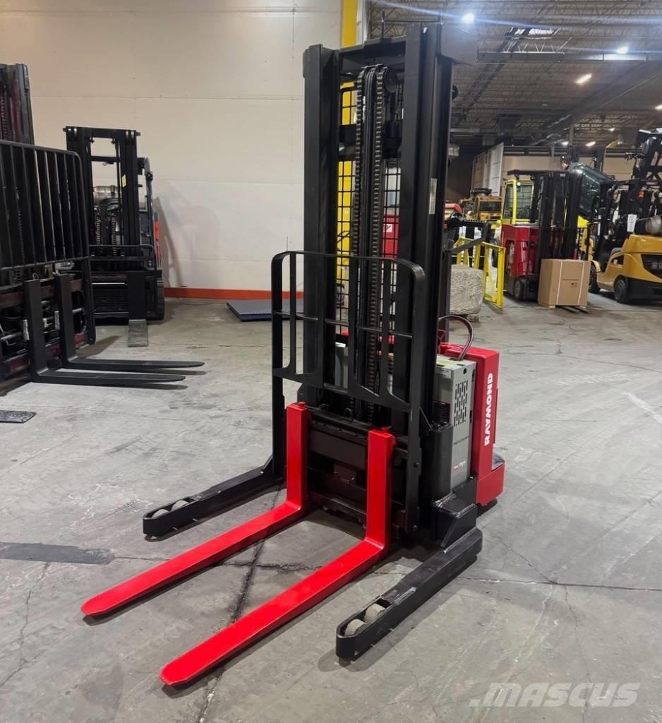 Raymond RSS40 Platvormiga virnastajad