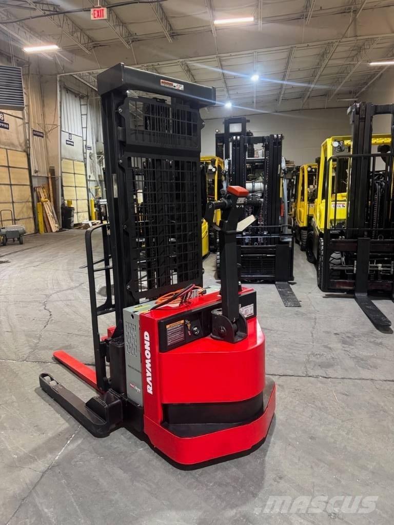 Raymond RSS40 Platvormiga virnastajad