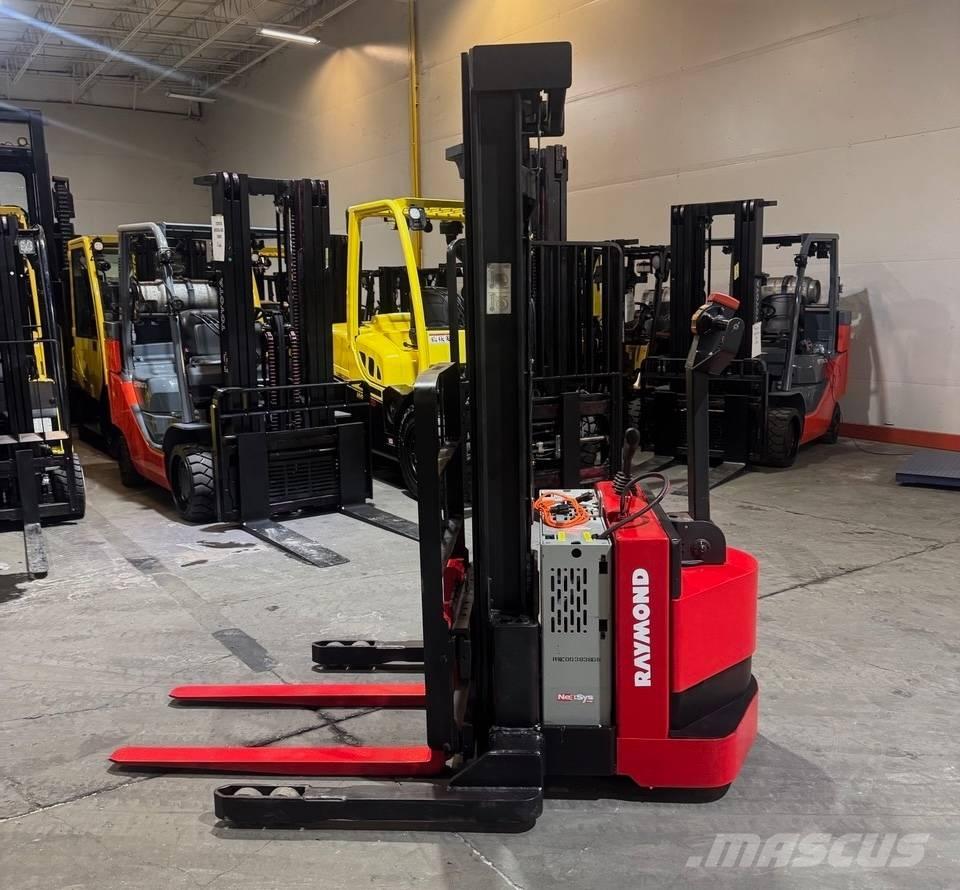 Raymond RSS40 Platvormiga virnastajad