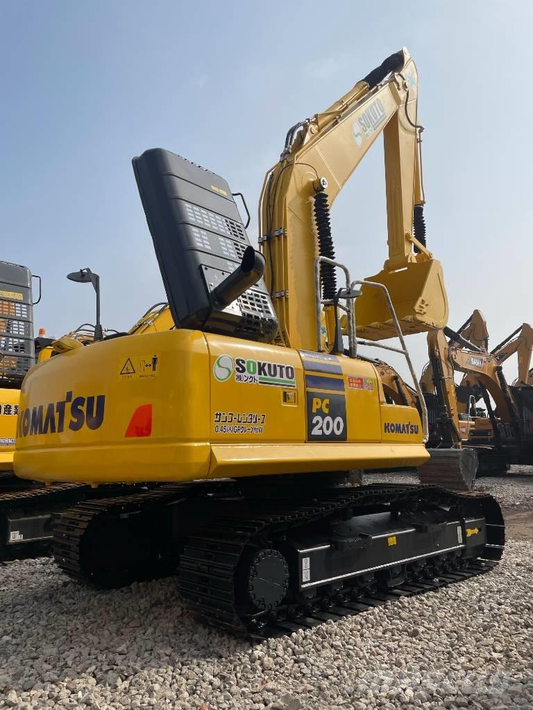 Komatsu PC 200-8 Roomikekskavaatorid