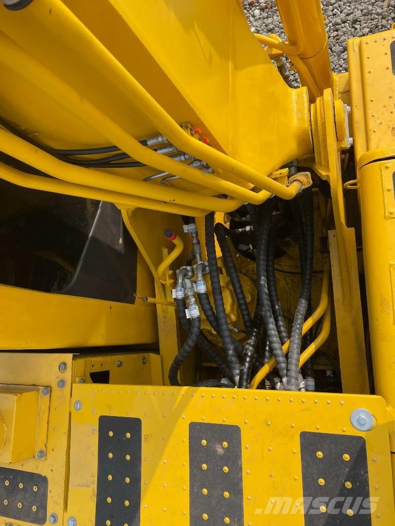 Komatsu PC 200-8 Roomikekskavaatorid