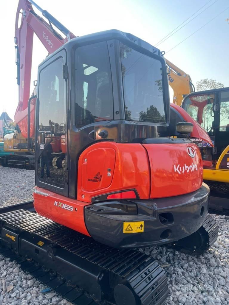 Kubota 165 Roomikekskavaatorid