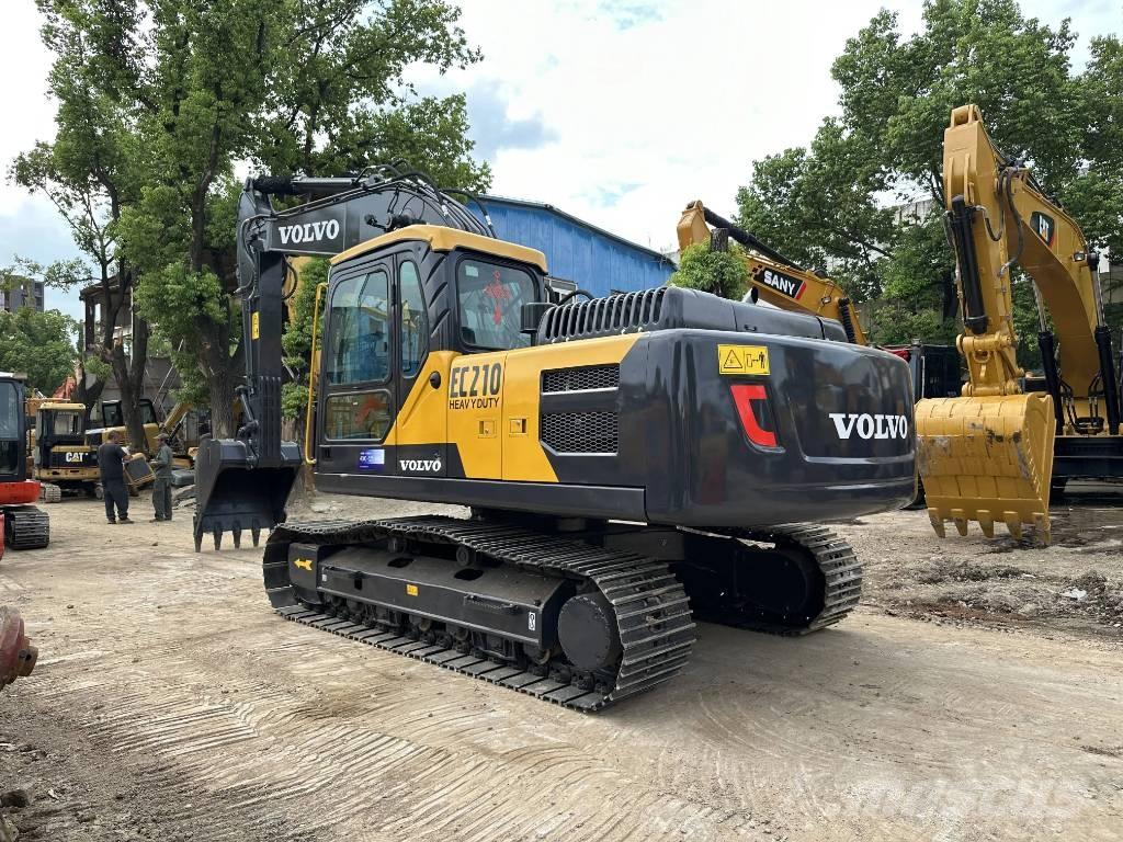 Volvo EC210D Roomikekskavaatorid