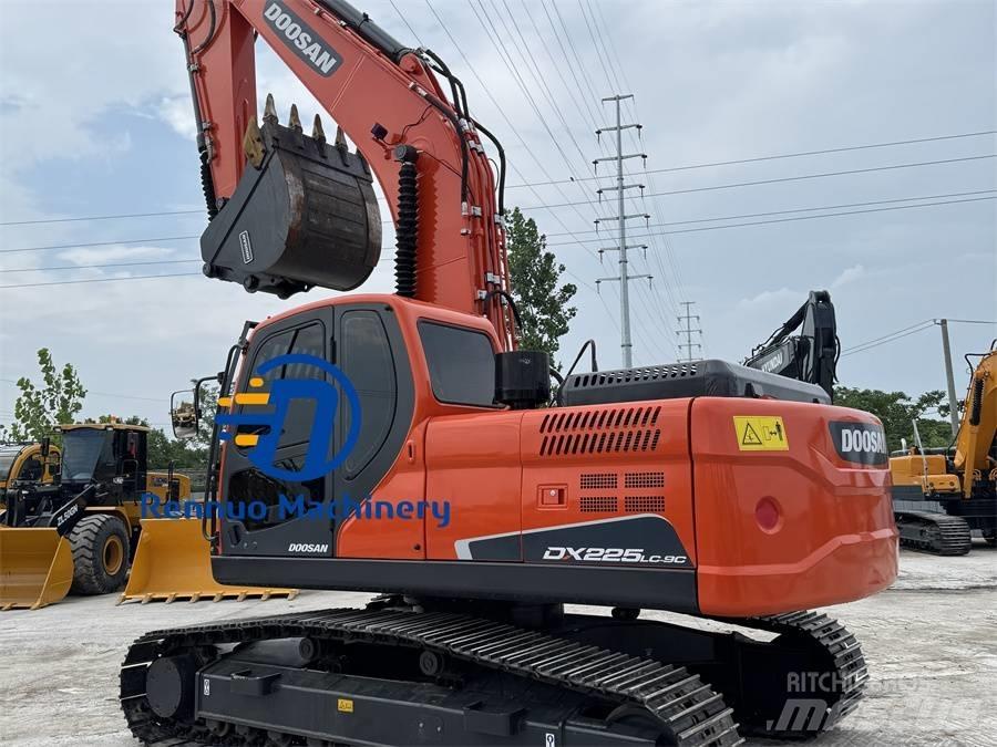 Doosan DX 225 LC-9C Roomikekskavaatorid