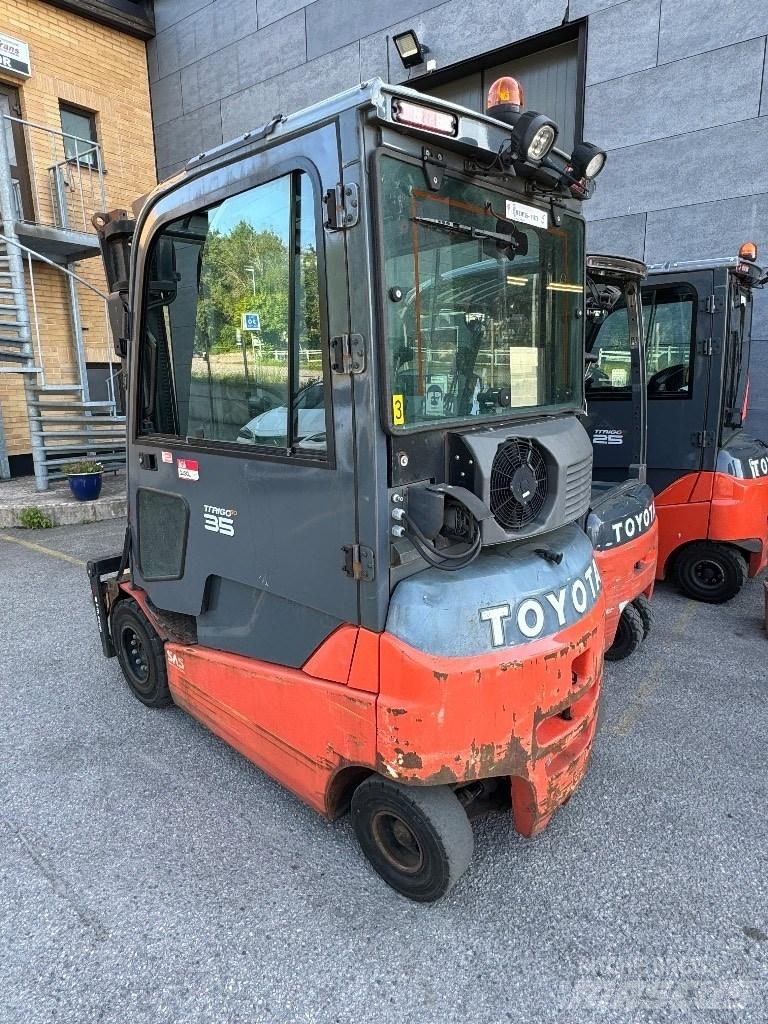 Toyota 8FBMT35 Järelkäidavad virnastajad