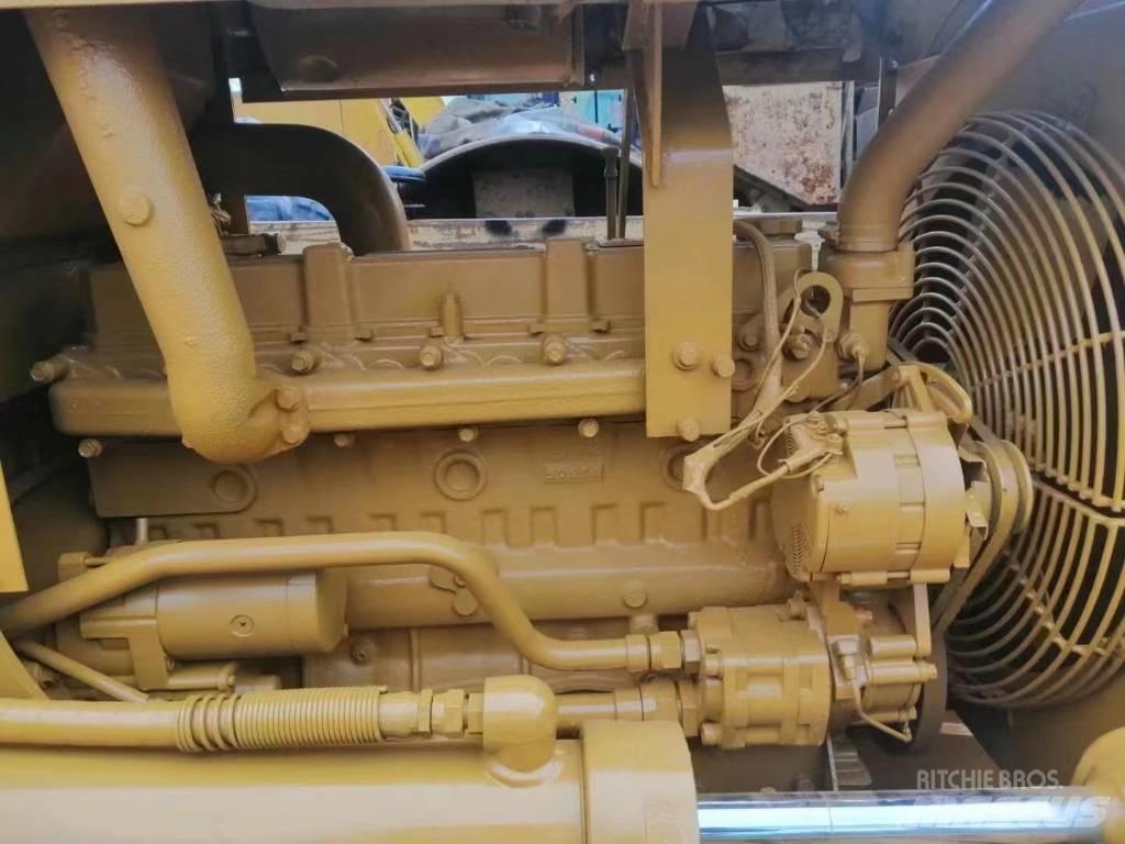 CAT D 4 C Buldooserid