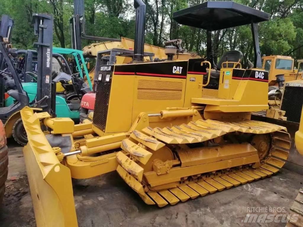CAT D 4 C Buldooserid