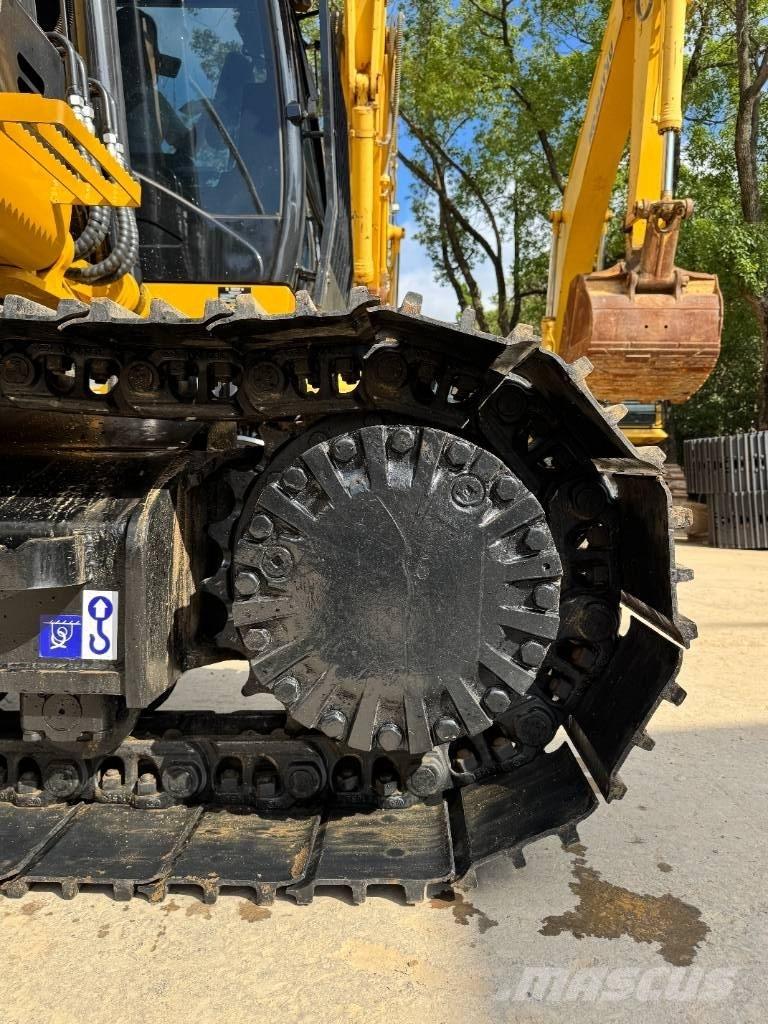 CAT 320D Roomikekskavaatorid