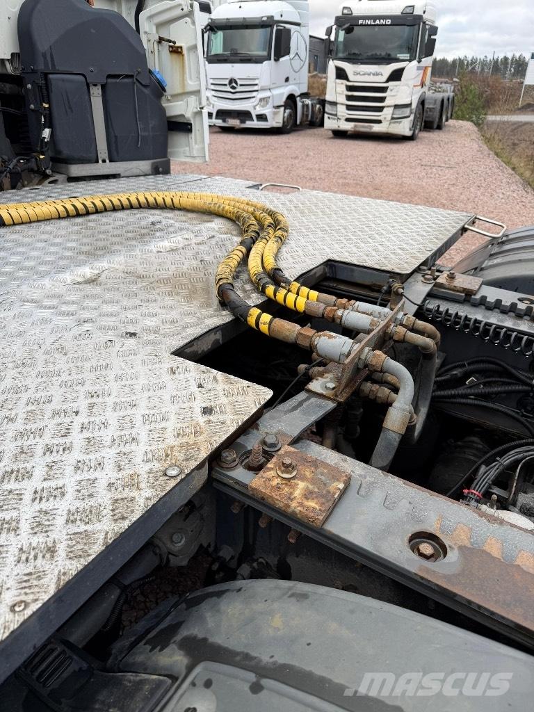 Volvo FH13 6x2 Sadulveokid