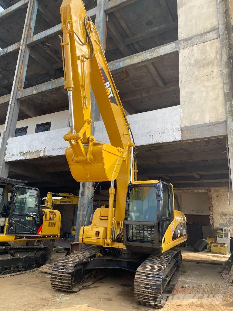 CAT 320 C Roomikekskavaatorid
