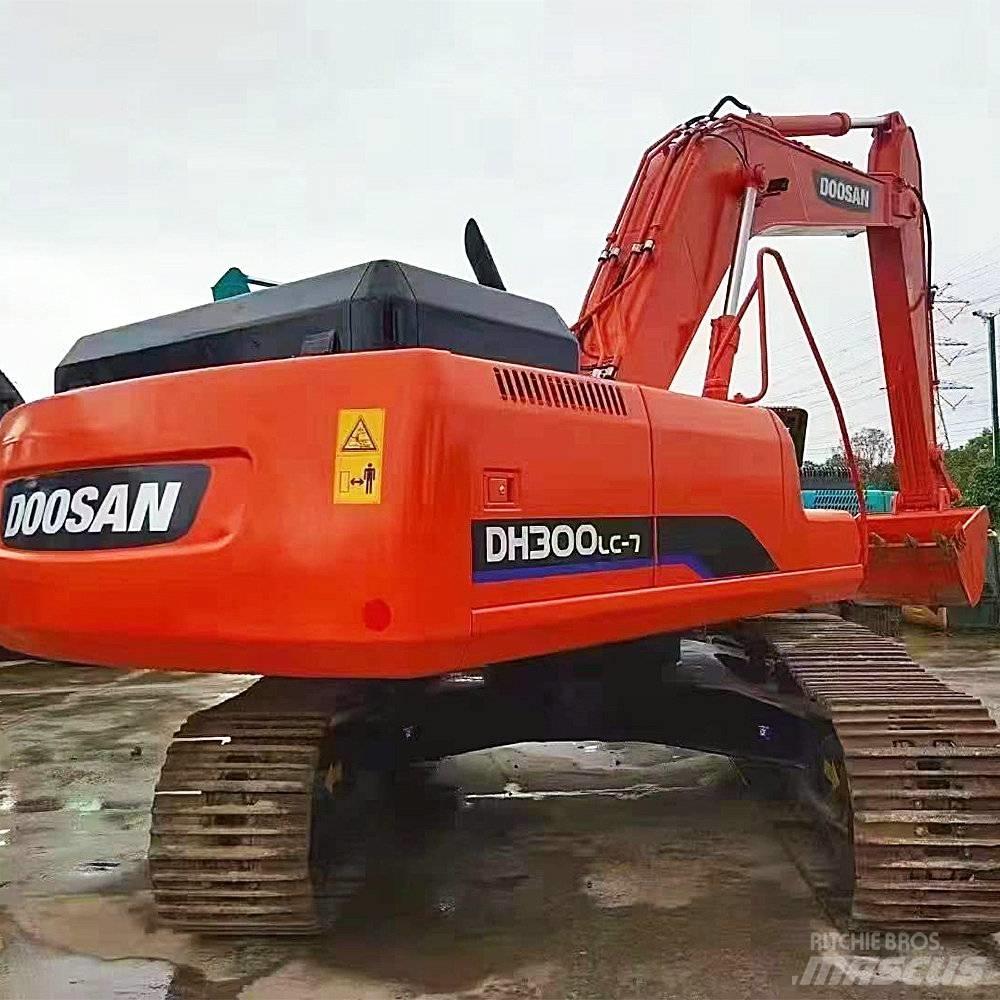 Doosan 300 Roomikekskavaatorid