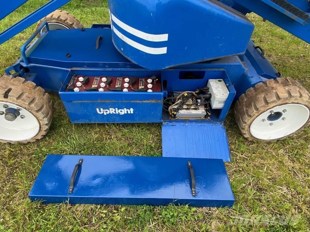 UpRight AB38N Iseliikuvad poomtõstukid
