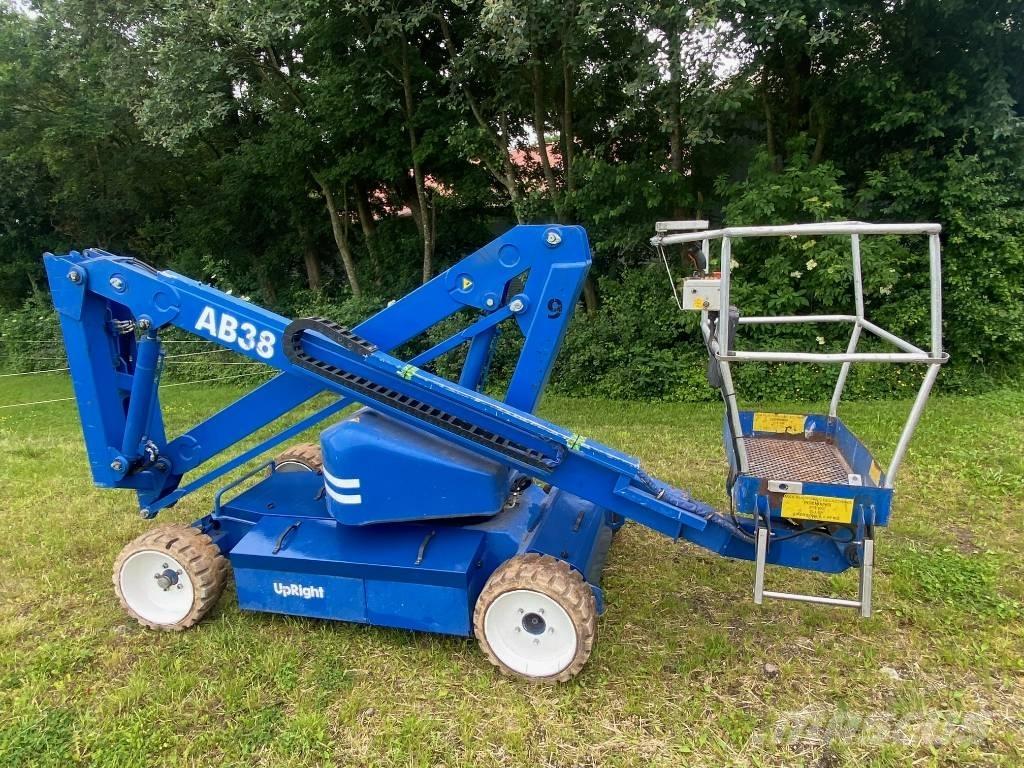 UpRight AB38N Iseliikuvad poomtõstukid
