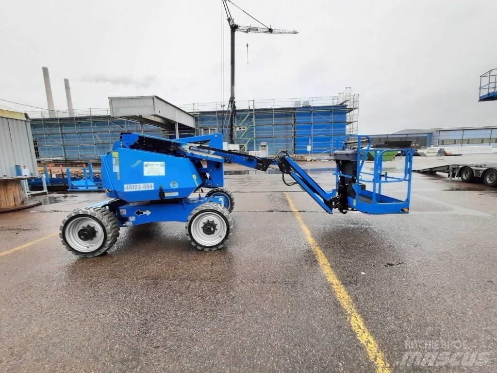 JLG H 340 AJ Iseliikuvad poomtõstukid