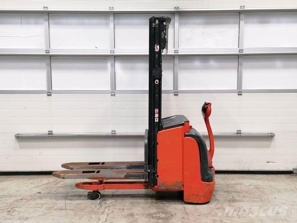 Linde L14I Järelkäidavad virnastajad