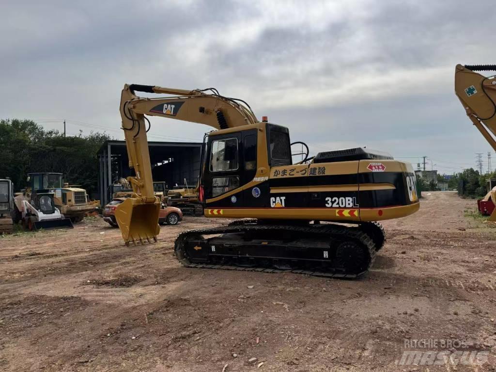 CAT 320 B L Roomikekskavaatorid