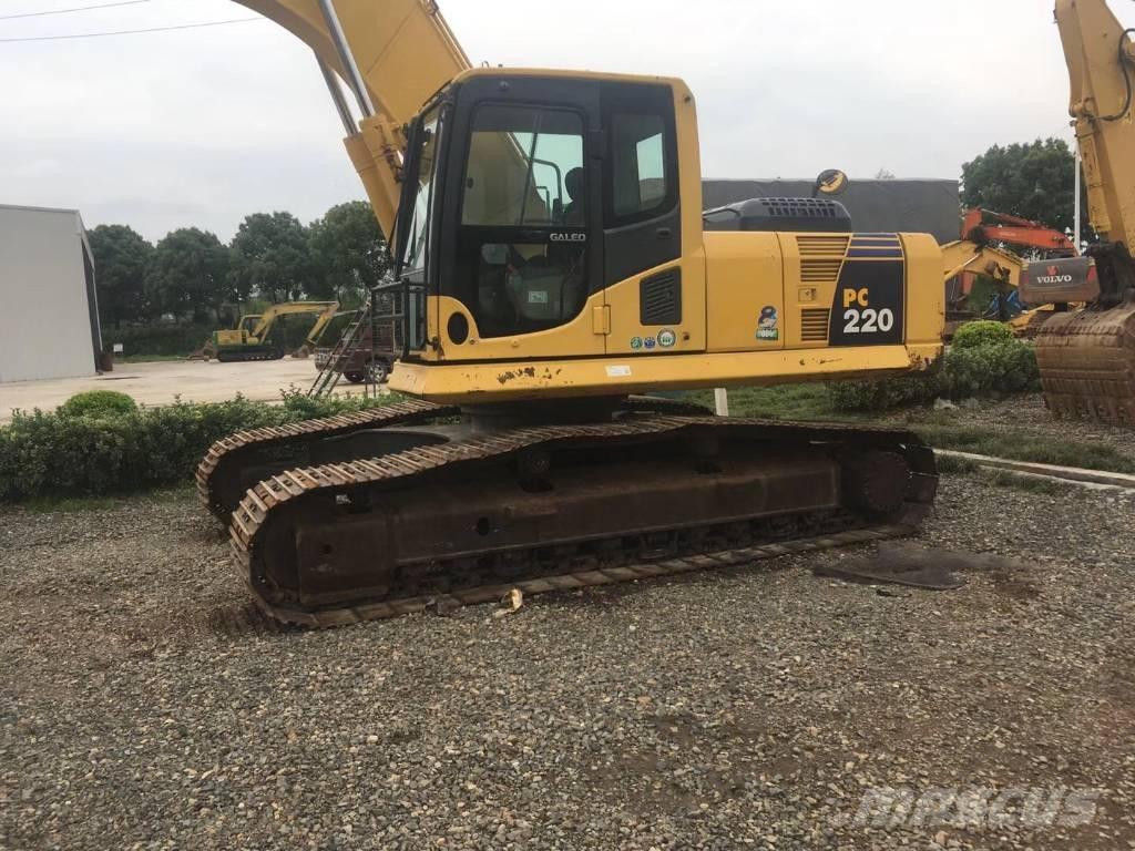 Komatsu PC 220-8 Roomikekskavaatorid