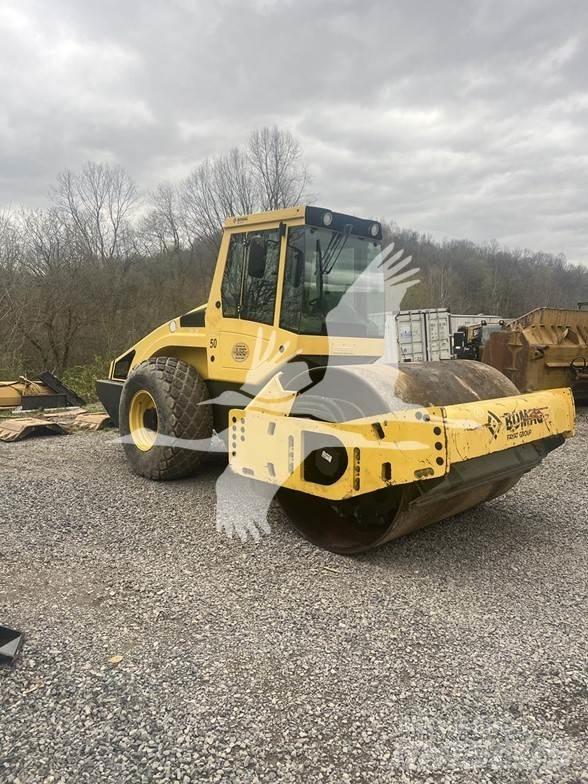 Bomag BW213D-4 Ühe trumliga rullid