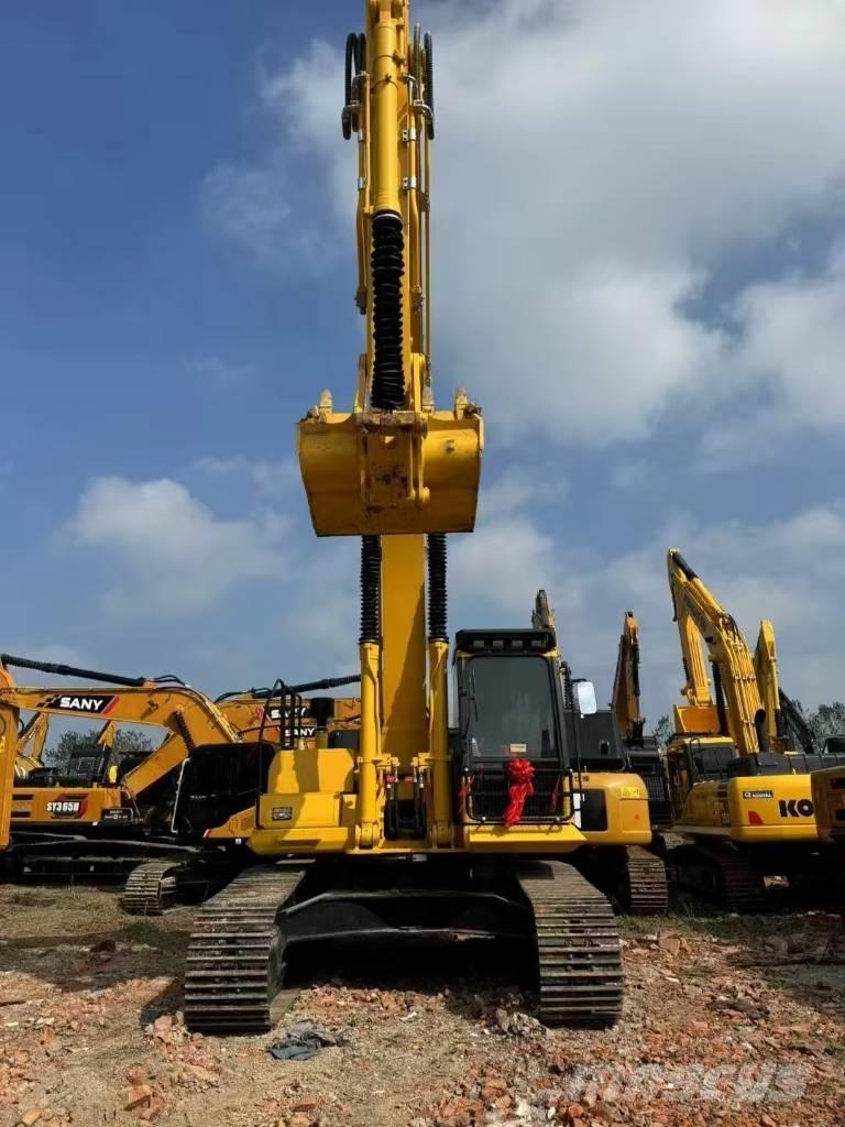Komatsu 360-7 Roomikekskavaatorid