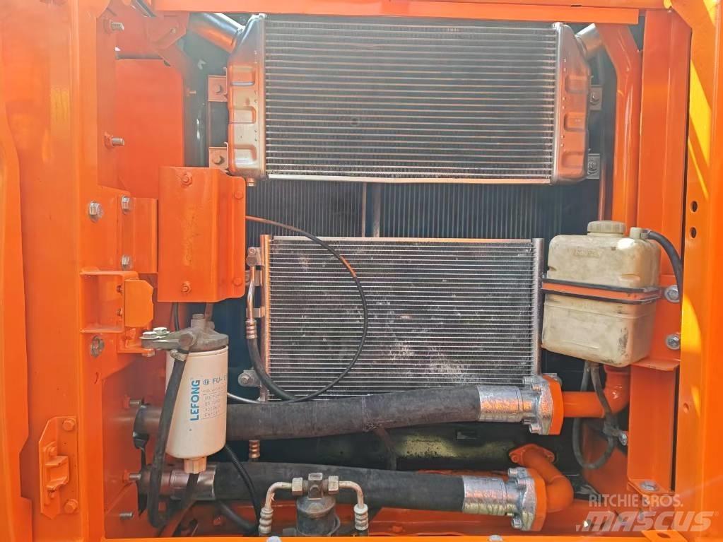 Doosan DX 225 LC Roomikekskavaatorid