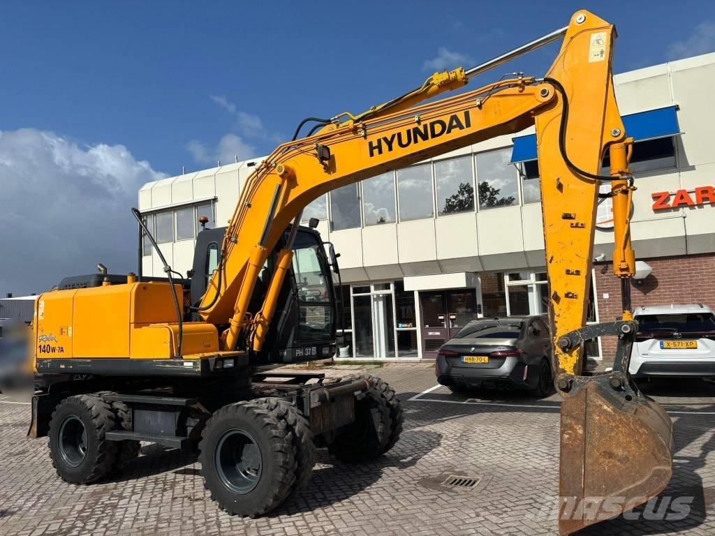 Hyundai 140W-7A Ratasekskavaatorid