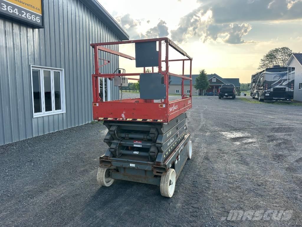 SkyJack SJ 4632 Käärtõstukid