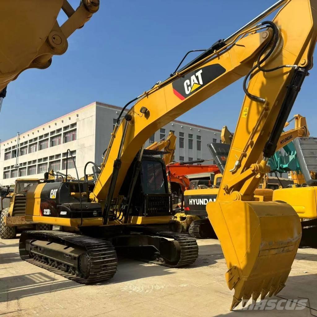 CAT 323 D L Roomikekskavaatorid