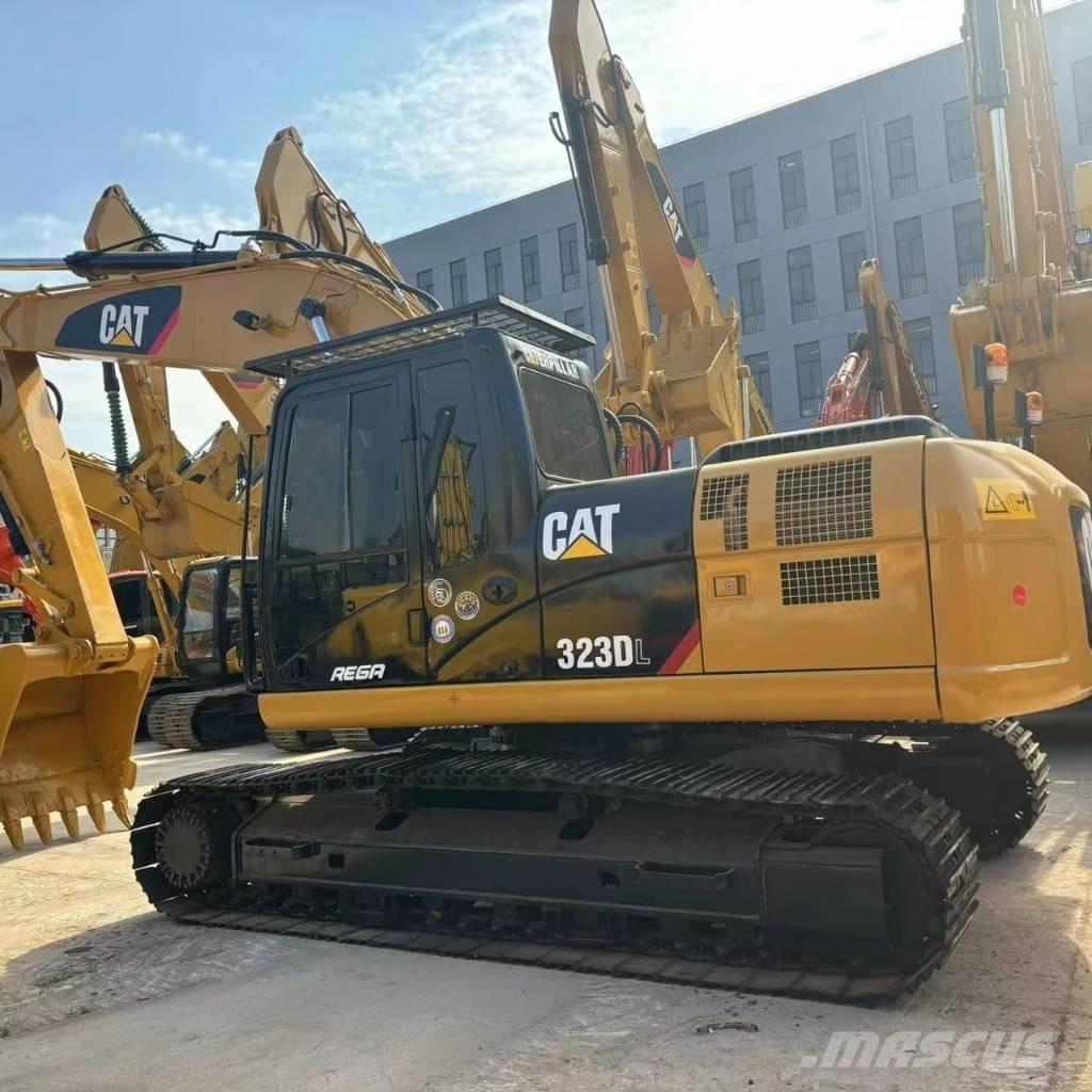 CAT 323 D L Roomikekskavaatorid